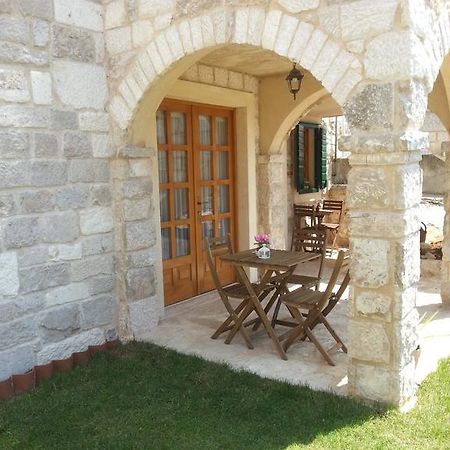 Dvori Svetog Mihaela Apartamento Šibenik Quarto foto