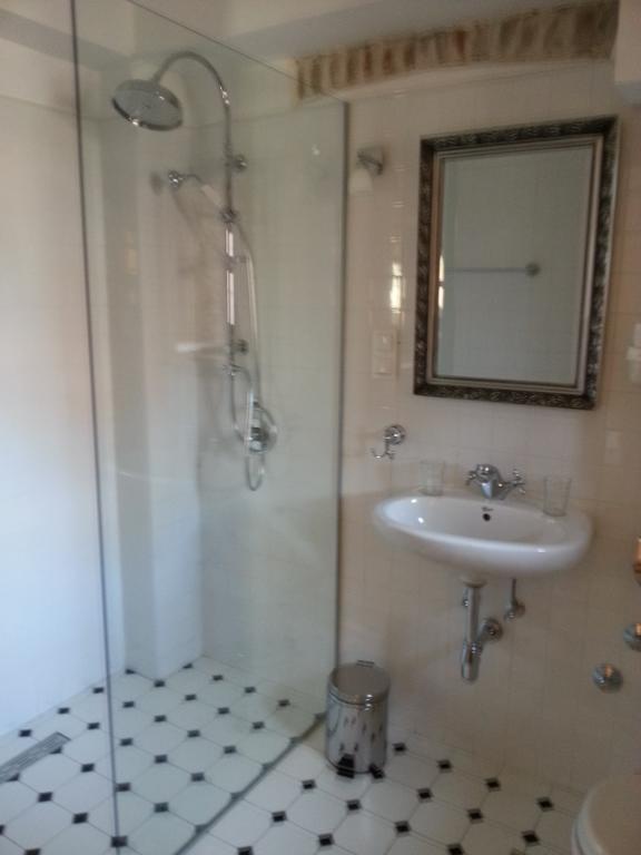 Dvori Svetog Mihaela Apartamento Šibenik Quarto foto