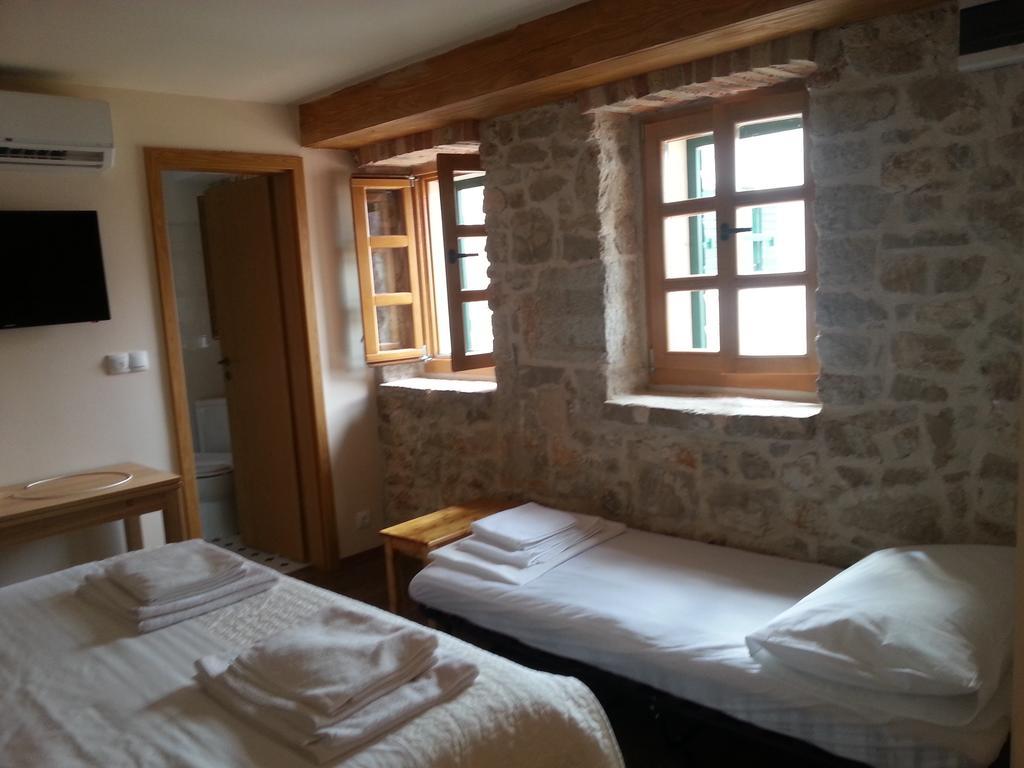 Dvori Svetog Mihaela Apartamento Šibenik Quarto foto