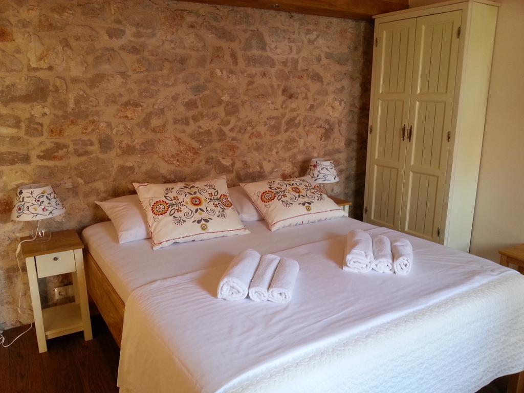 Dvori Svetog Mihaela Apartamento Šibenik Quarto foto