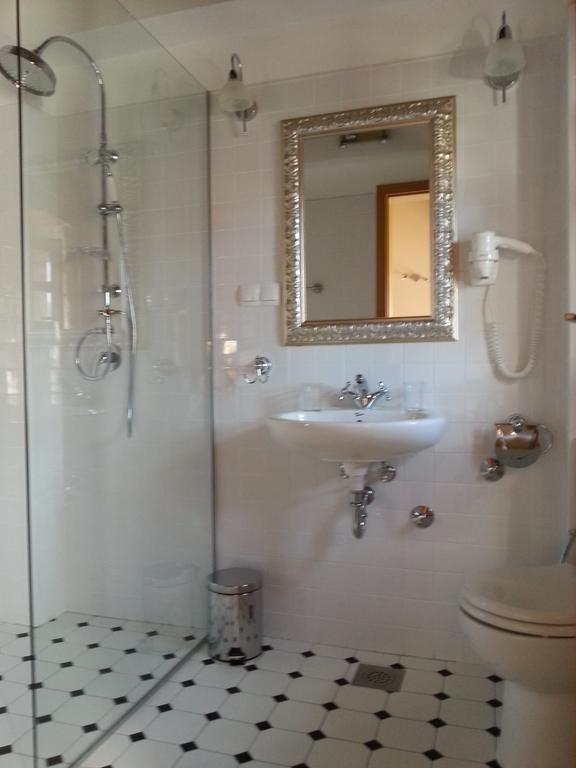 Dvori Svetog Mihaela Apartamento Šibenik Quarto foto