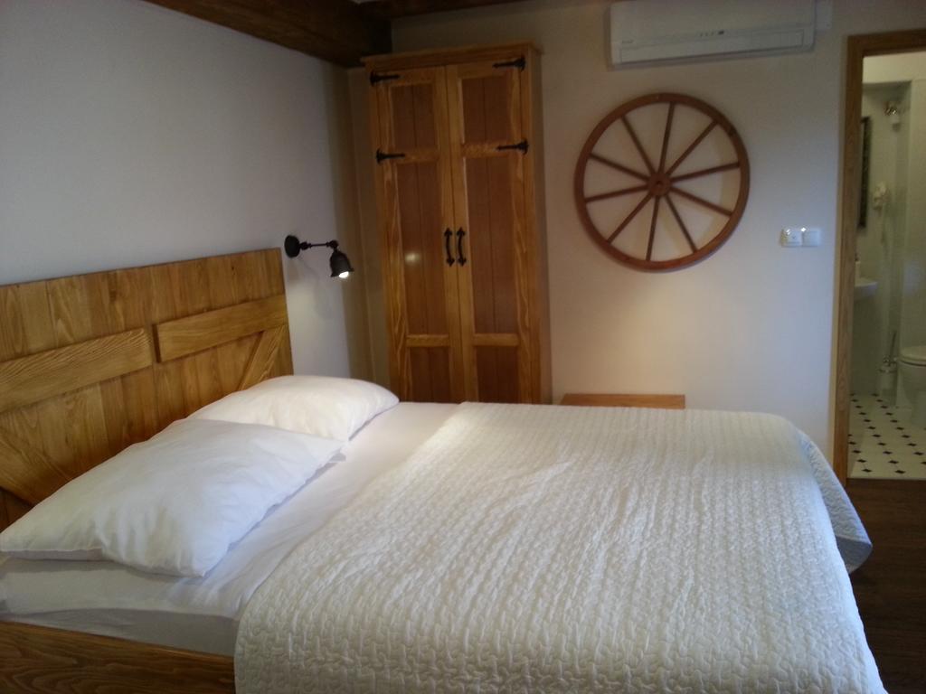 Dvori Svetog Mihaela Apartamento Šibenik Quarto foto