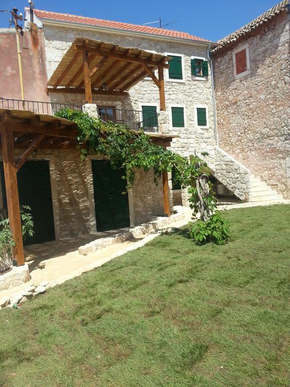Dvori Svetog Mihaela Apartamento Šibenik Exterior foto