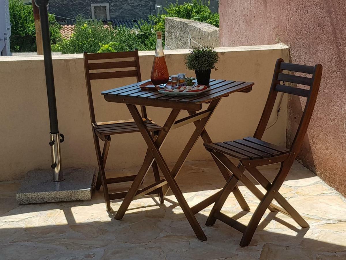Dvori Svetog Mihaela Apartamento Šibenik Exterior foto