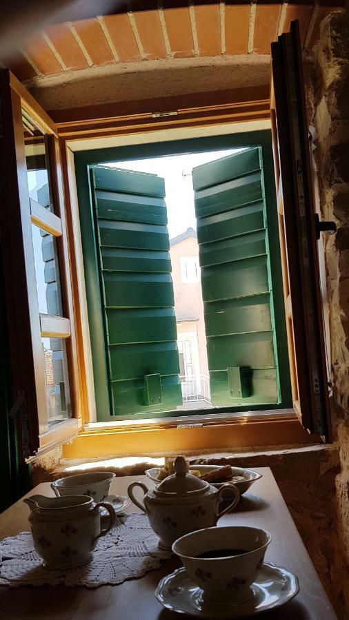 Dvori Svetog Mihaela Apartamento Šibenik Exterior foto