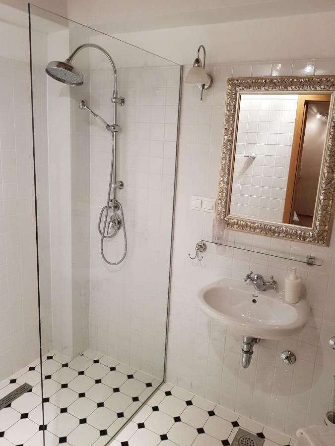 Dvori Svetog Mihaela Apartamento Šibenik Exterior foto