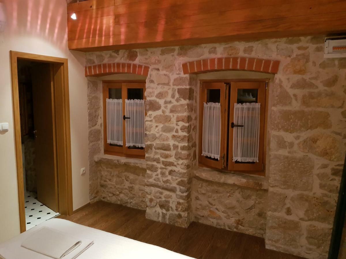 Dvori Svetog Mihaela Apartamento Šibenik Exterior foto