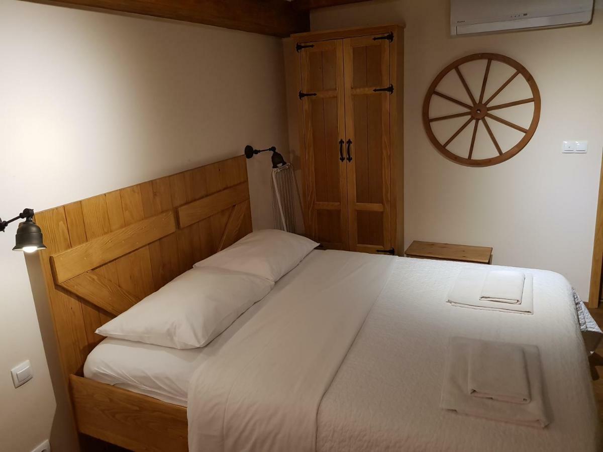 Dvori Svetog Mihaela Apartamento Šibenik Exterior foto