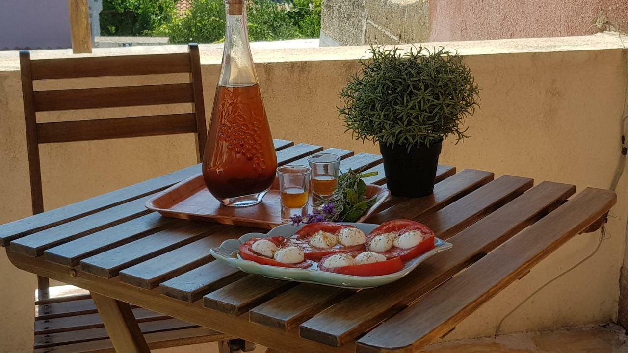Dvori Svetog Mihaela Apartamento Šibenik Exterior foto