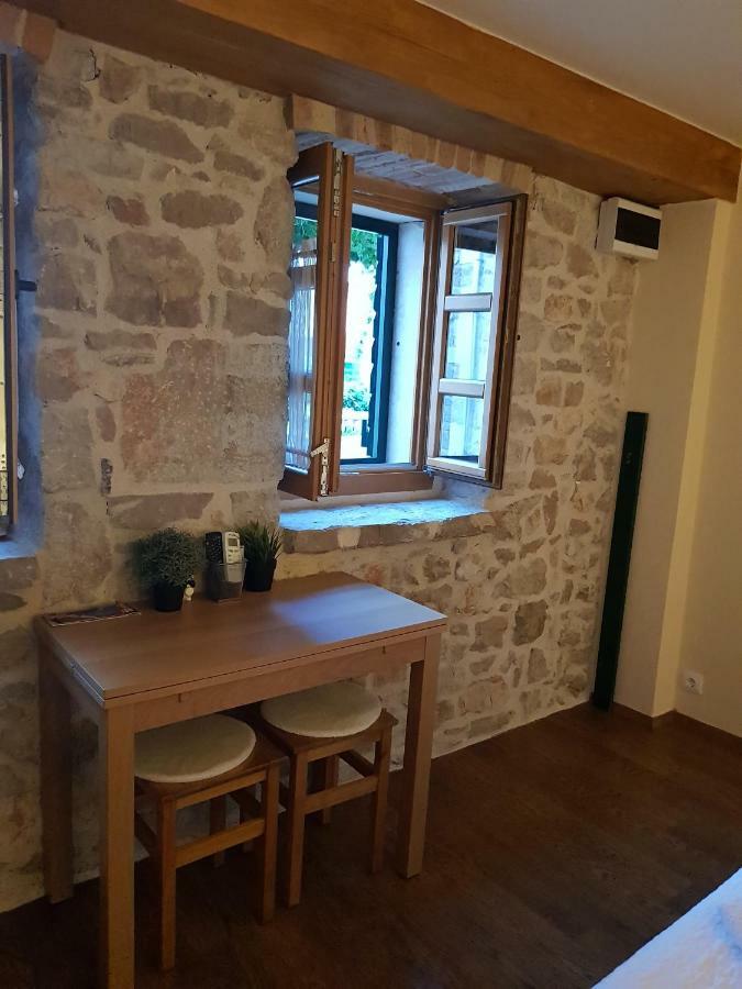 Dvori Svetog Mihaela Apartamento Šibenik Exterior foto