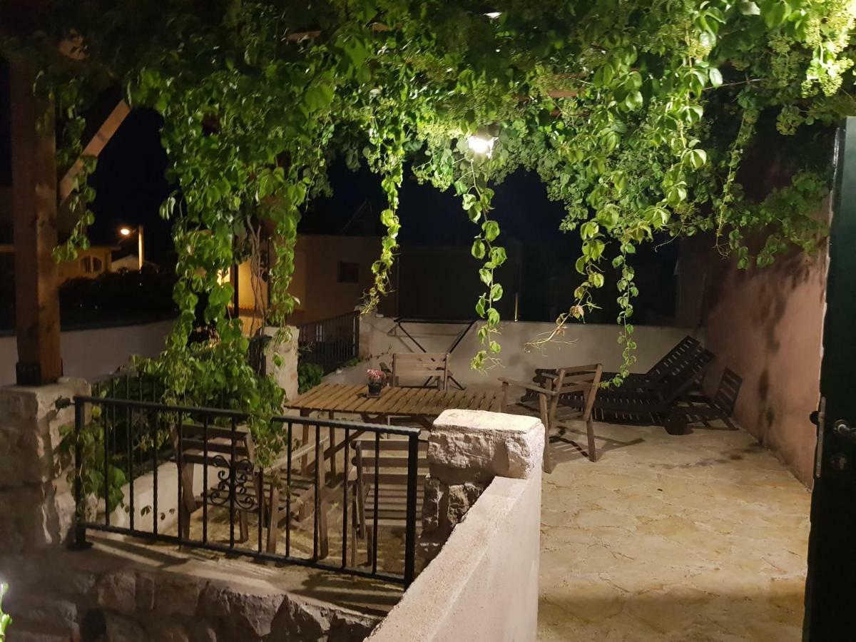 Dvori Svetog Mihaela Apartamento Šibenik Exterior foto